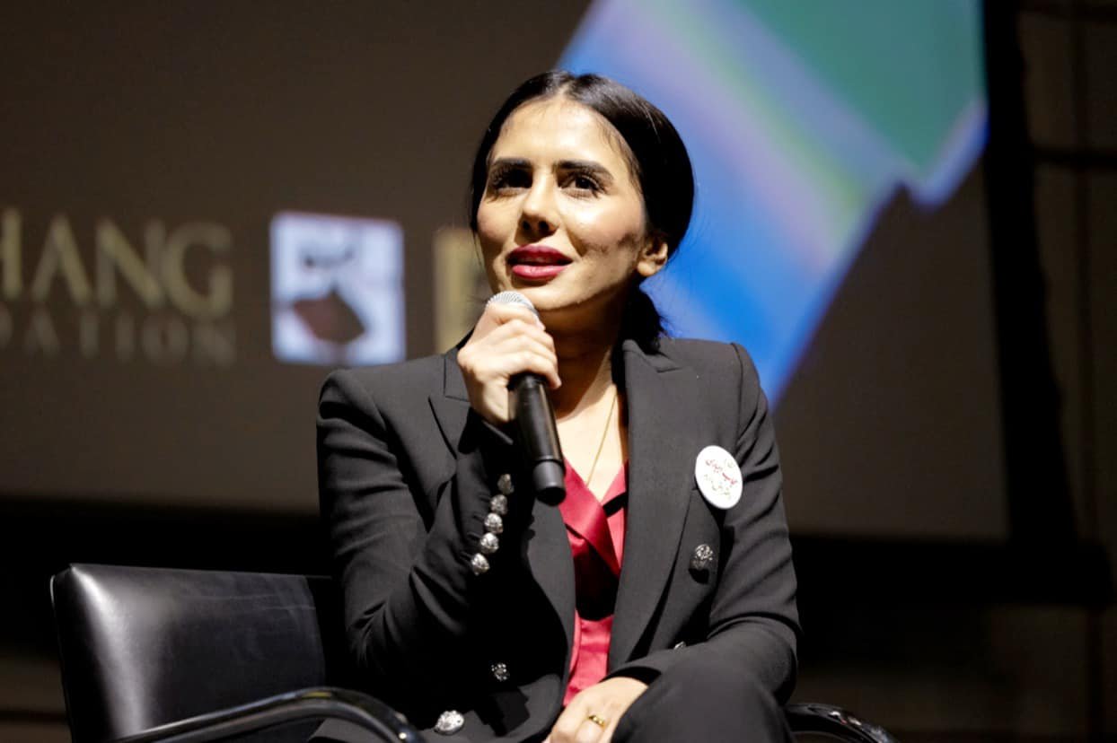 چهارشنبه گذشته شهر لس آنجلس درکالیفورنیای آمریکا، مملو از نویسندگان و دوستداران کتاب بود که برای شب افتتاحیه جشنوارهء صداهای جهانی  ۲۰۲۳ قلم آمریکا گردهم آمده بودند.