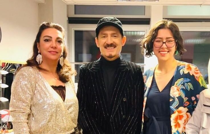 مهستی ومیترا عاصی درکنار فرهاد دریا