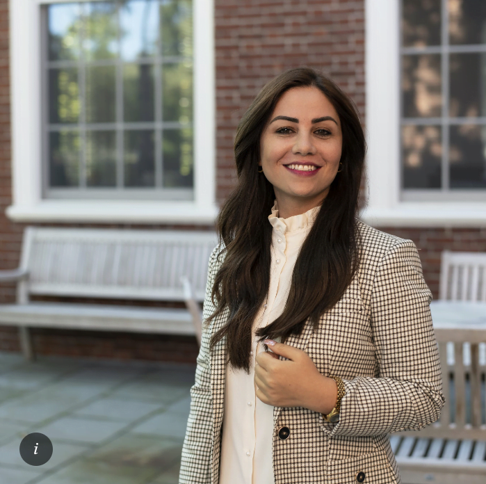 حمیرا قادری دکترای ادبیات فارسی دارد وآثار متعددی را درحوزهء ادبیات داستانی زبان فارسی درایران وافغانستان منتشر کرده است