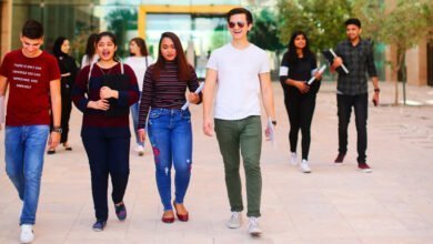 تا سال 2012، تعداد دانشجویان دختر تقریباً دو برابر تعداد پسران در دانشگاه ثبت نام شده بود.